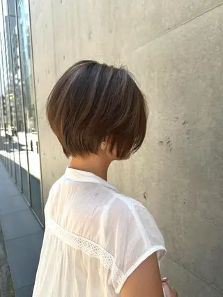 ショート 美髪矯正/酸性ストレ ート/艶カラー/堅田のヘアスタイル