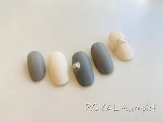 ネイル 【尾下】 ロイヤル•セラピストのネイルデザイン