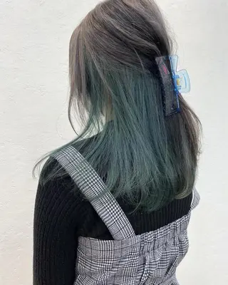 ロング カラー オリーブ/アッシュ やわらか透明感カラーのヘアスタイル