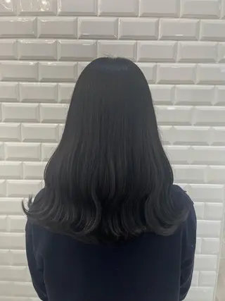 ロング カラー 新井 凪のヘアスタイル