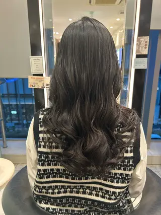 セミロング カラー パーマ コテ巻き風パーマ✨ 韓国ヘア🤎近下菜央のヘアスタイル