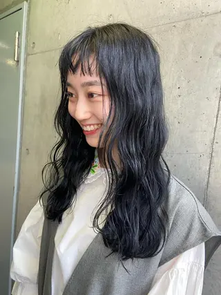 ロング カラー パーマ ヘアアレンジ Mirai 🧸のヘアスタイル