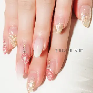 ネイル atelier la vita所属・lavita. mimuraのネイルデザイン