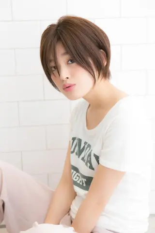 ショート カラー 羽田 ひろむのヘアスタイル