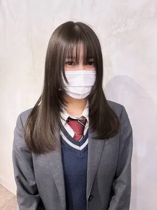 ロング ロアヘアーコーディネート所属・ナチュラルヘア /透明感/長井遥陽のヘアスタイル