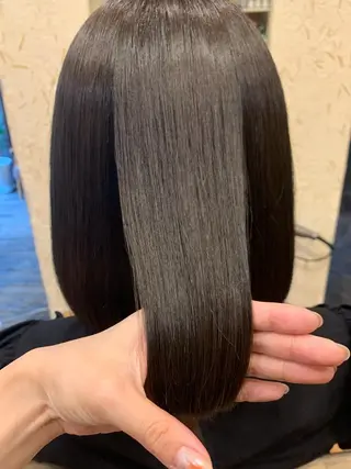 ミディアム A10+α所属・加茂 しのぶのヘアスタイル