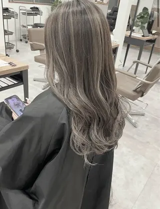 ロング カラー 石井 紫文のヘアスタイル