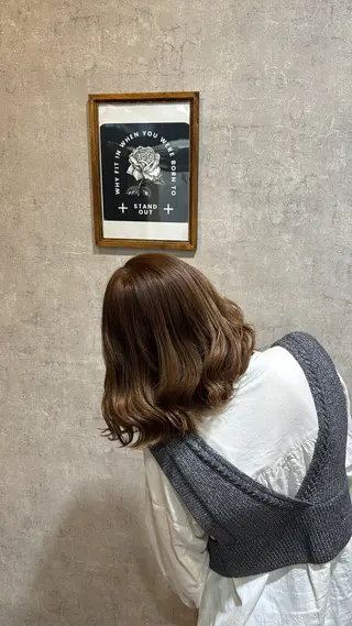 カラー 下山 萌華のヘアスタイル