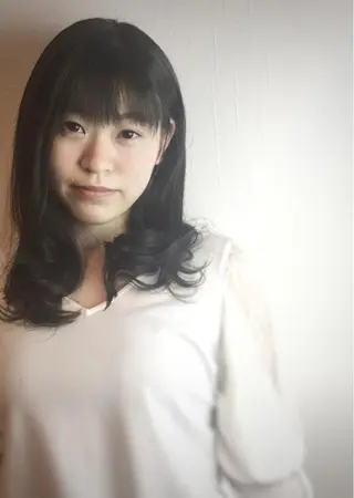 ロング ナガサカ サチのヘアスタイル