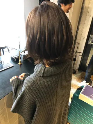 ミディアム SALOWIN 表参道所属・シンカ 表参道のヘアスタイル