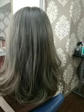 カラー masa ディレクターのヘアスタイル