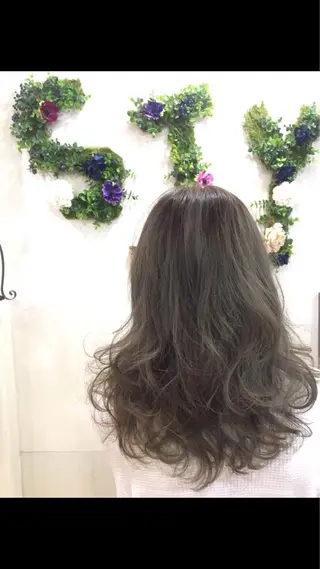 ロング カラー Tina所属・「Tina」一木 智之のヘアスタイル