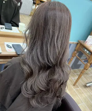 ロング カラー Earth浜町店所属・西村 美依奈のヘアスタイル