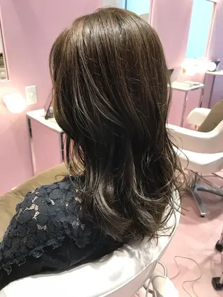 セミロング 所渉/韓国レイヤー /ウルフカットのヘアスタイル