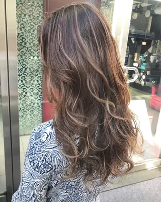 ロング カラー トップスタイリスト 小澤純一のヘアスタイル