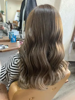 カラー 杉野 まみのヘアスタイル