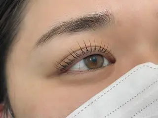 マツエク・マツパ 谷 彩花の眉毛・アイブロウイメージ