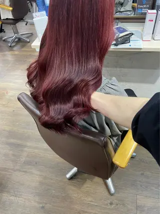 セミロング apollo 横浜所属・横浜🦋ハイトーン 🫐シャドウルーツのヘアスタイル