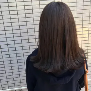 セミロング カラー THE DAY所属・AKI HASHIMOTOのヘアスタイル