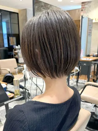 ショート カラー 💍新宿ショート 💍岩田莉奈のヘアスタイル