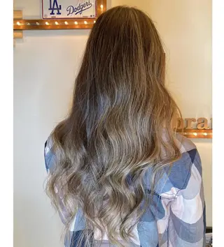 ロング カラー 武内 由貴のヘアスタイル