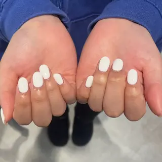 ネイル 𝑟𝑖𝑠𝑎 🕯‎🤍のネイルデザイン