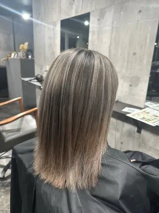 ミディアム amy .のヘアスタイル