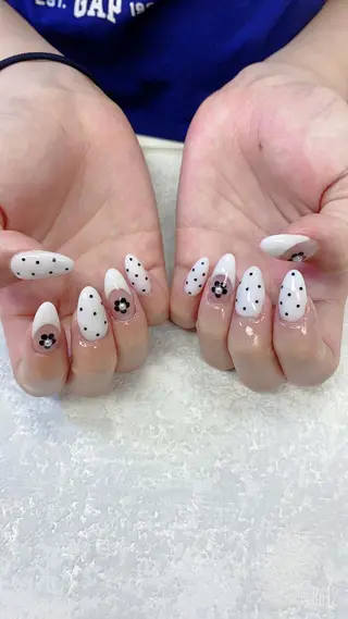 ミディアム JNA認定講師🌸 RIEのネイルデザイン