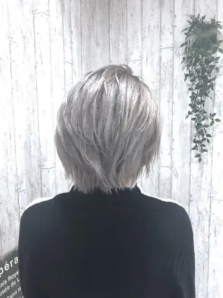 ショート LANI OOSAKAのヘアスタイル
