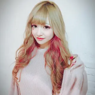 ロング カラー 伊藤 優希のヘアスタイル