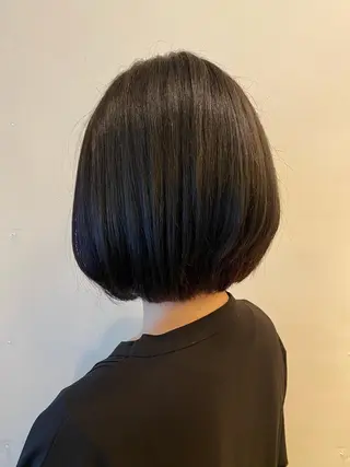 ショート カラー 長谷川 華奈子のヘアスタイル