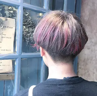 ショート カラー ブリーチ、パーマ 西部笑のヘアスタイル