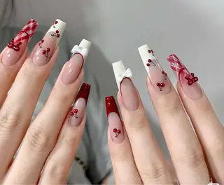 ネイル 小島 阿佑美のネイルデザイン