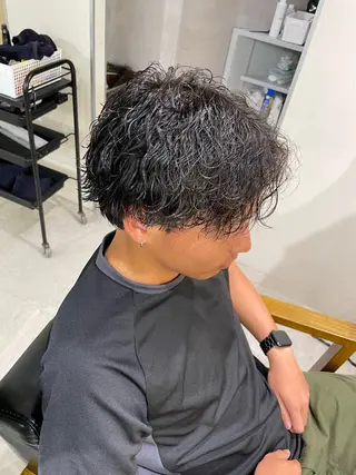 ショート パーマ メンズ マエダ リョウのヘアスタイル