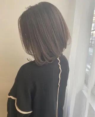 カラー 井上 葉月のヘアスタイル