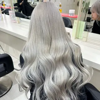 ロング ️🫧 AINE 🫧ハイトーンカラーのヘアスタイル