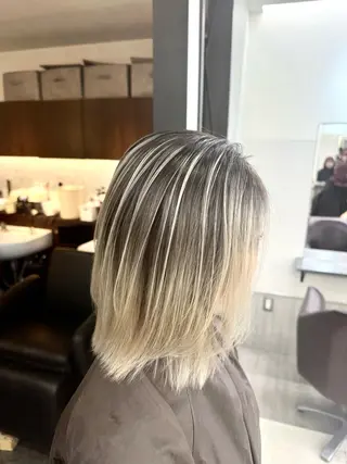 ミディアム カラー 誠也/唯一無二の ルーツカラーのヘアスタイル