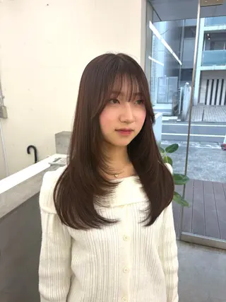 ロング 梅本 佳奈のヘアスタイル