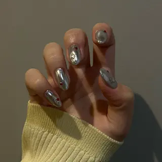 ネイル née高橋 梨菜のネイルデザイン