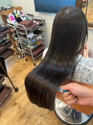 ロング ⚪️髪質改善 縮毛 店長 コウ⚪️のヘアスタイル