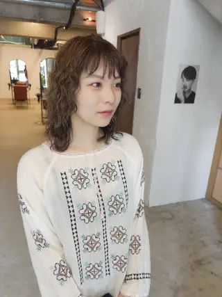 セミロング KVELL ユナのヘアスタイル