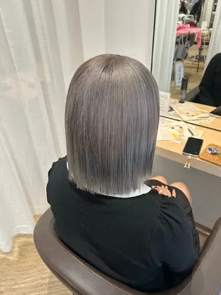 ショート カラー AVANCE.なかもず所属・砂野 真璃奈のヘアスタイル