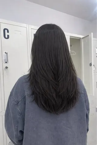 セミロング レイヤー/透明感 カラー🫧麗伍のヘアスタイル