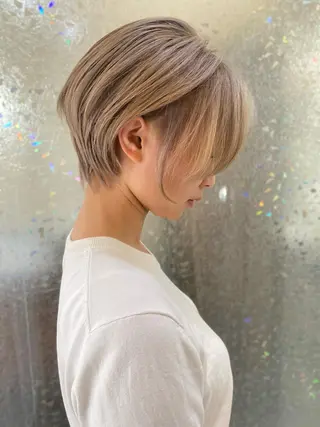 ショート カラー 明るい白髪染め専門店兵庫駅前店所属・山口 一馬のヘアスタイル