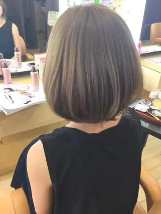 ショート カラー 小倉 教志のヘアスタイル