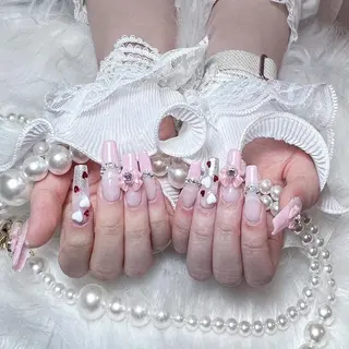 ネイル RAFFINE haru🦋🩵のネイルデザイン