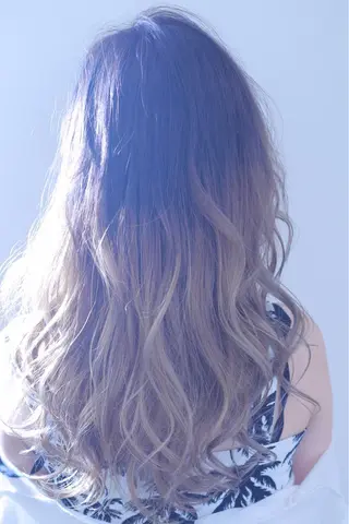 ロング 伊藤 裕貴のヘアスタイル