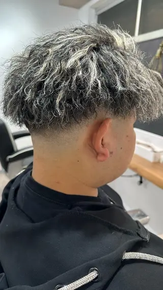 メンズ 律喜/パーマ /メンズ/フェードのヘアスタイル