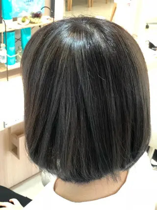 ミディアム 縮毛矯正/髪質改善 継続する美髪のヘアスタイル