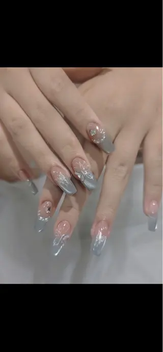 ネイル 🌈 Laule'aのネイルデザイン